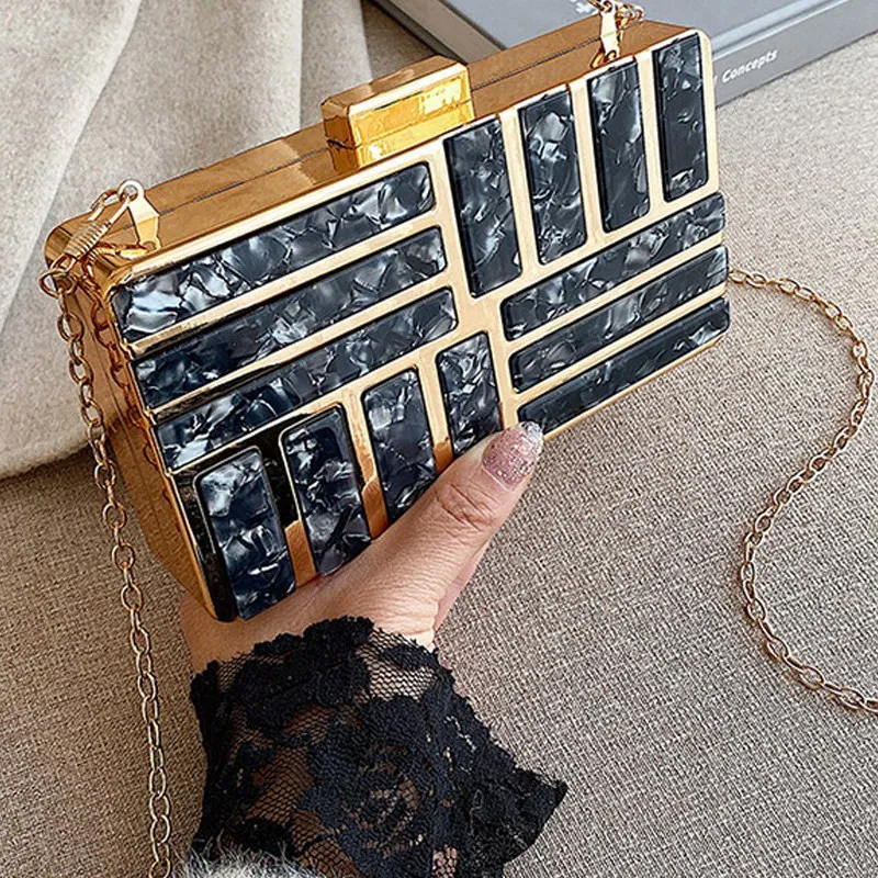 2 Pcs Bag: 1 Pcs Women'S Clutch Bag Acrylic Evening Bag & 1 Pcs Evening Bags Embroidery Clutch
2 Pcs Bag: 1 Pcs Women'S Clutch Bag Acrylic Evening Bag & 1 Pcs Evening Bags Embroidery Clutch
