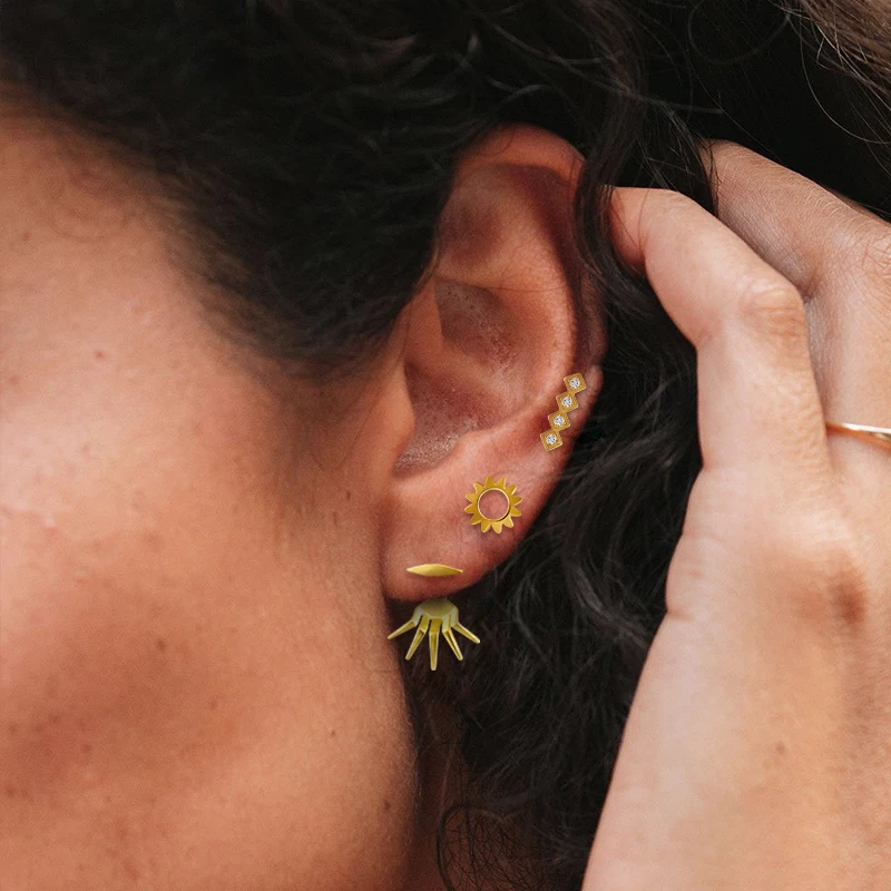 Simple Sun Flower Stud Earrings for Women Real 925 Sterling Silver Round Sunflower Earrings Silver Gold color Fashion Jewelry
Simple Sun Flower Stud Earrings for Women Real 925 Sterling Silver Round Sunflower Earrings Silver Gold color Fashion Jewelry