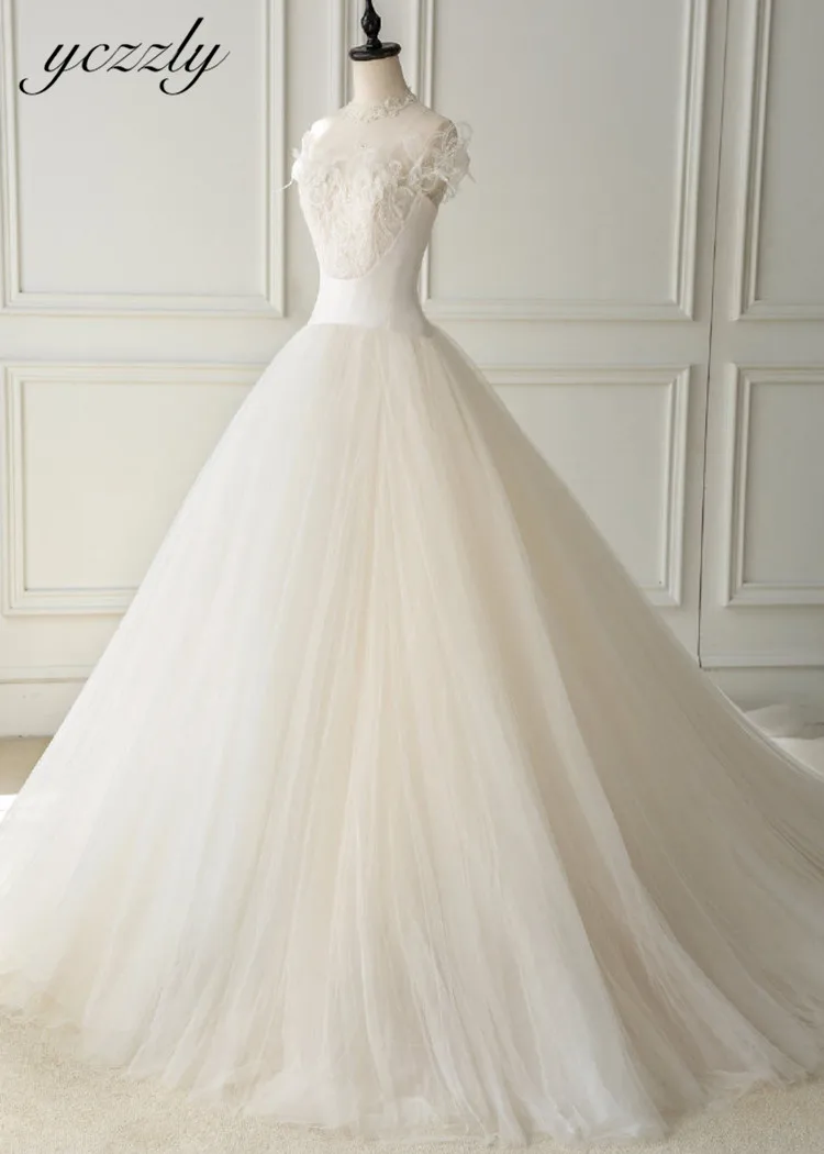 Vintage Off-shoulder Lace Appliques Ball Gown Wedding Dresses Plus Size Long Off White Bride Dress Robe Mariage YW289
Vintage Off-shoulder Lace Appliques Ball Gown Wedding Dresses Plus Size Long Off White Bride Dress Robe Mariage YW289