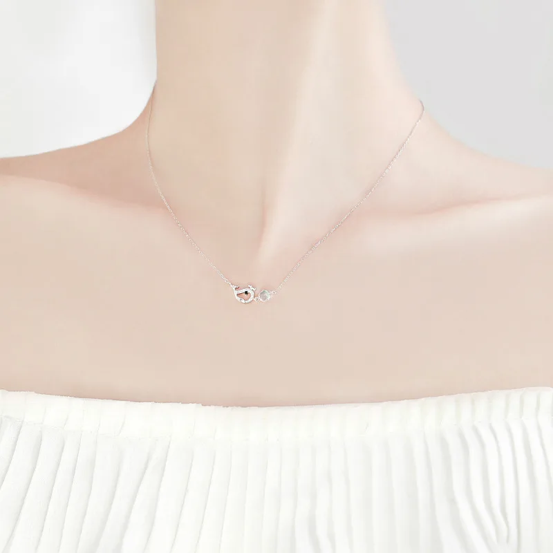 Sweet Jewelry Chain Necklace Cute Design Simple Geometric Shiny Zircon WIth Blue Pendant Necklace For Party Gifts
Sweet Jewelry Chain Necklace Cute Design Simple Geometric Shiny Zircon WIth Blue Pendant Necklace For Party Gifts
