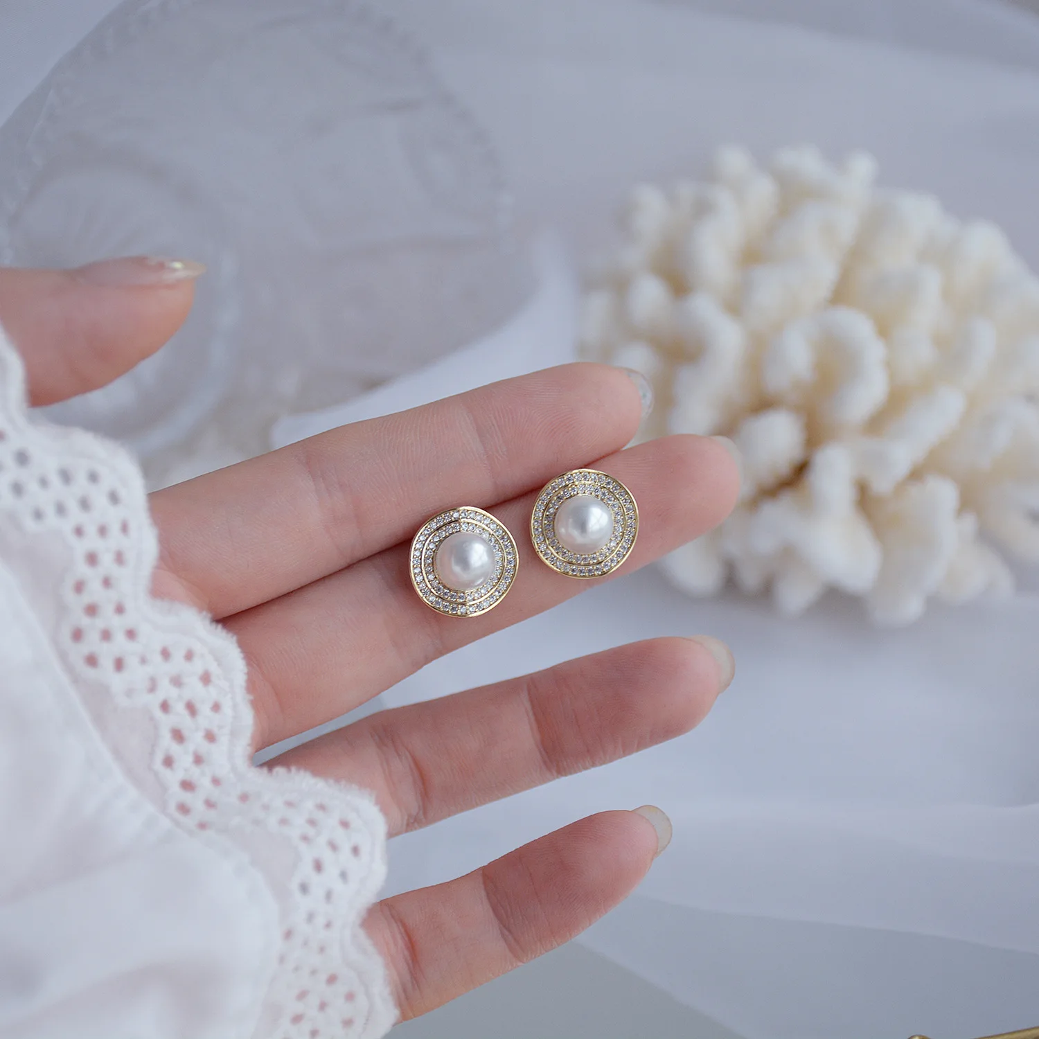 Round Crystal Pearl Exquisite Earrings for Woman 14k Real Gold Plated Fashion Jewelry Stud Earring Party Gifts Dropshipping
Round Crystal Pearl Exquisite Earrings for Woman 14k Real Gold Plated Fashion Jewelry Stud Earring Party Gifts Dropshipping