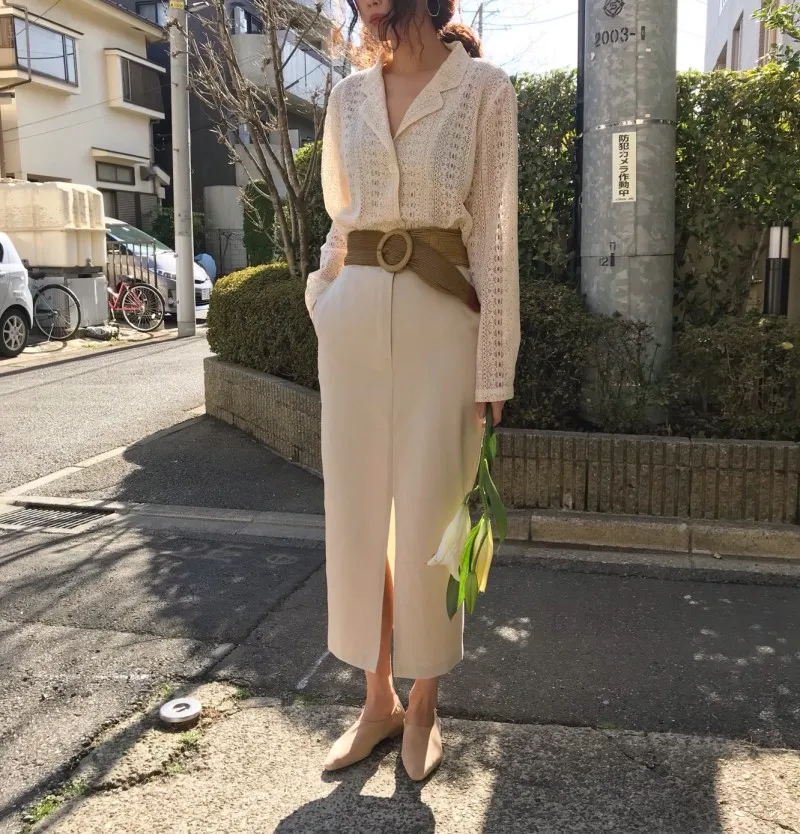 New Women Blouse Spring Sexy Lace Hollow Out Blouses Ladies Loose V Collar Long Sleeve Korean Tops Fashion Ladies Blusa Mujer
New Women Blouse Spring Sexy Lace Hollow Out Blouses Ladies Loose V Collar Long Sleeve Korean Tops Fashion Ladies Blusa Mujer