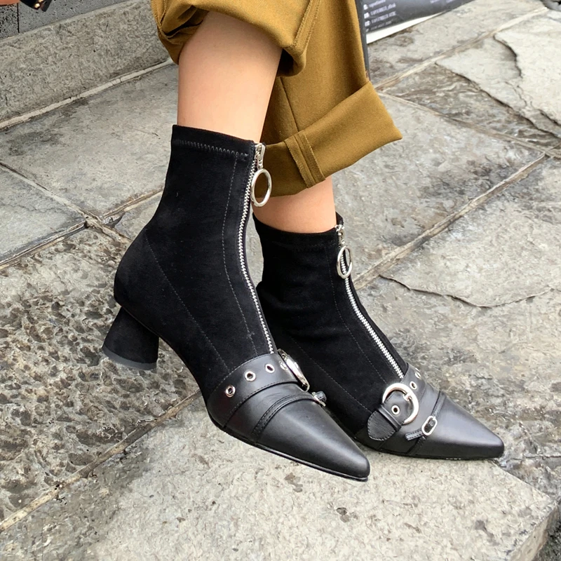 2020 Autumn winter new vintage leather elastic thick middle and single boot skinny boot pointy thick heel female boot X490
2020 Autumn winter new vintage leather elastic thick middle and single boot skinny boot pointy thick heel female boot X490