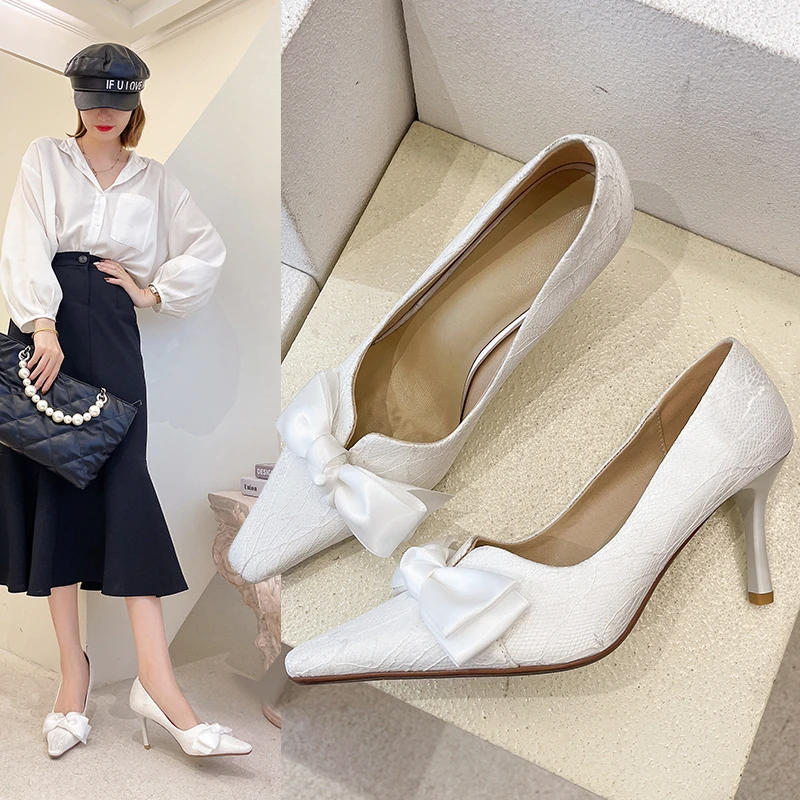 8 Cm Autumn New Women Pumps Korean Style High Heel Pointed Toe Elegant Pu Leather White Bow Shallow Mouth Banquet Party
8 Cm Autumn New Women Pumps Korean Style High Heel Pointed Toe Elegant Pu Leather White Bow Shallow Mouth Banquet Party