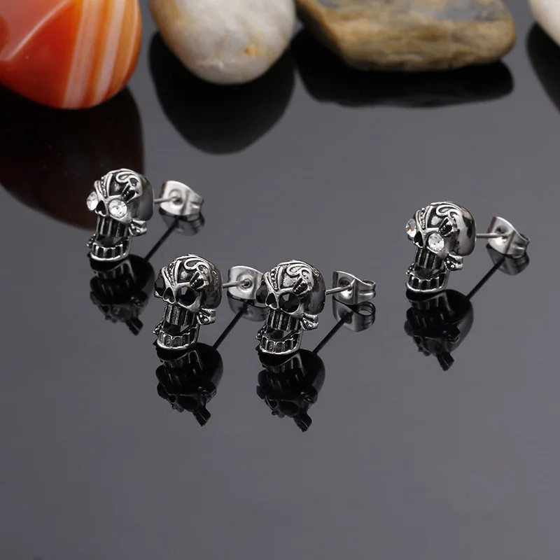 Original Design Titanium steel skull head stud Stud boys men's personality earrings European and American style
Original Design Titanium steel skull head stud Stud boys men's personality earrings European and American style