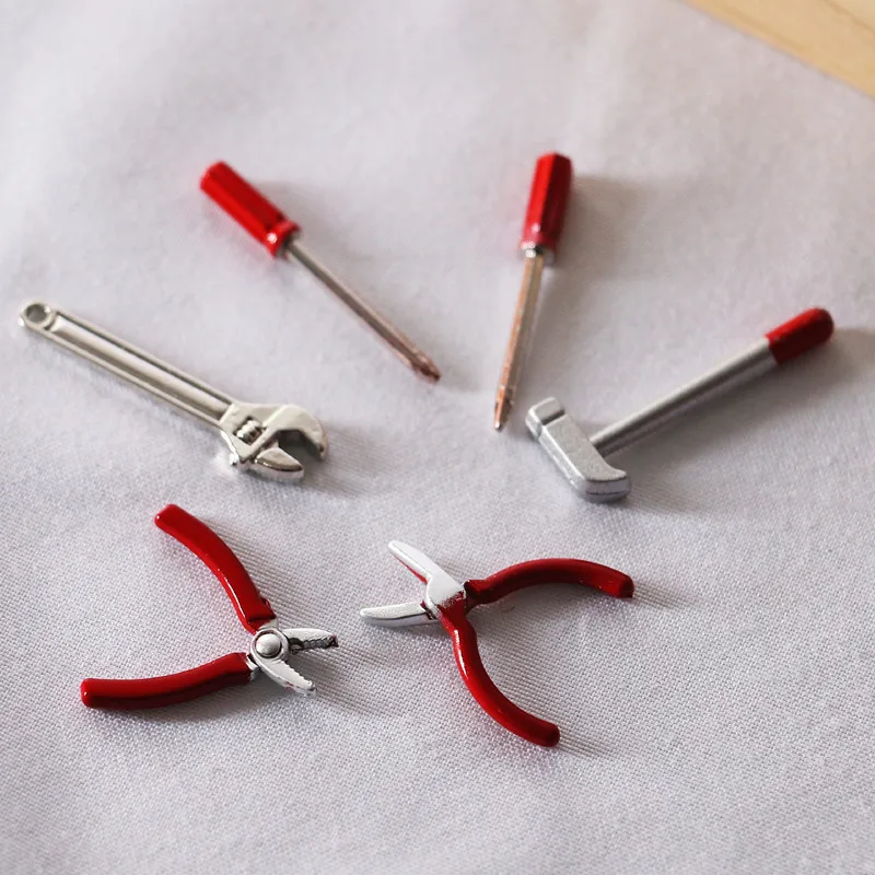 1/12Dollhouse Mini Hammer Adjustable Wrench Tool Miniature Items Repair Model Scene Photography Props Decoration Accessories
1/12Dollhouse Mini Hammer Adjustable Wrench Tool Miniature Items Repair Model Scene Photography Props Decoration Accessories