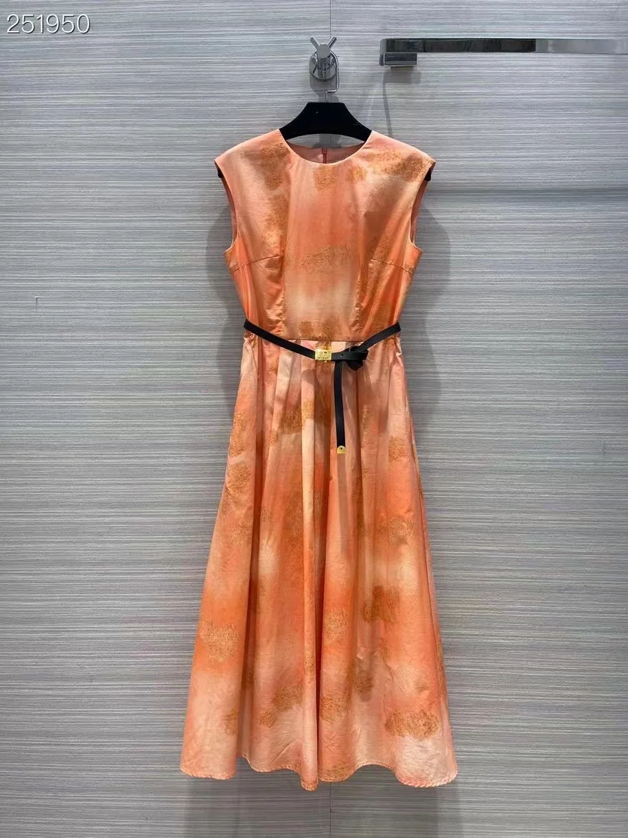 Runway Fashion 2022 Spring Vintage Midi Dress Women Sleeveless Belt Flowers Print Hot Sale Cotton Dresses
Runway Fashion 2022 Spring Vintage Midi Dress Women Sleeveless Belt Flowers Print Hot Sale Cotton Dresses