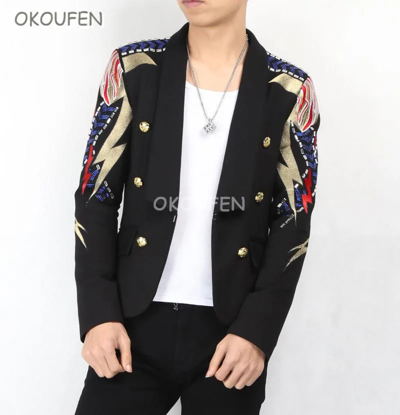 Catwalk Korean version Slim short jacket heavy embroidery hot drill small suit Nightclub singer dancer stage costumes
Catwalk Korean version Slim short jacket heavy embroidery hot drill small suit Nightclub singer dancer stage costumes