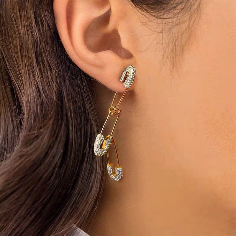 2020 Classic 18K Gold Pin Earrings Tassel Leaf Earrings Fritillaria Asymmetric Personality Women's Brand Jewelry Exquisite
2020 Classic 18K Gold Pin Earrings Tassel Leaf Earrings Fritillaria Asymmetric Personality Women's Brand Jewelry Exquisite
