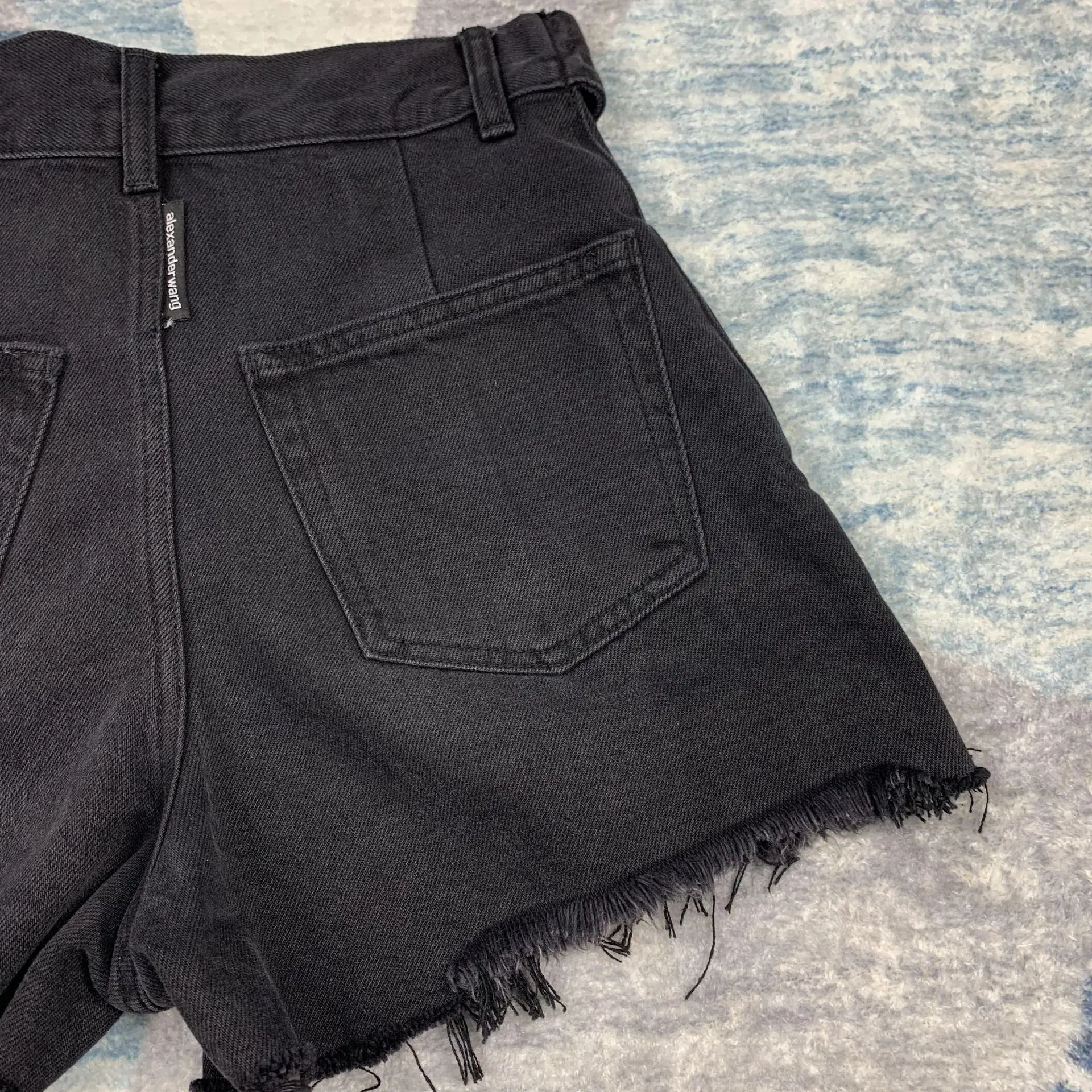 WANG 2021 Summer New AW King Belt Tassel High Waist Wide Leg Casual Denim Shorts Women
WANG 2021 Summer New AW King Belt Tassel High Waist Wide Leg Casual Denim Shorts Women