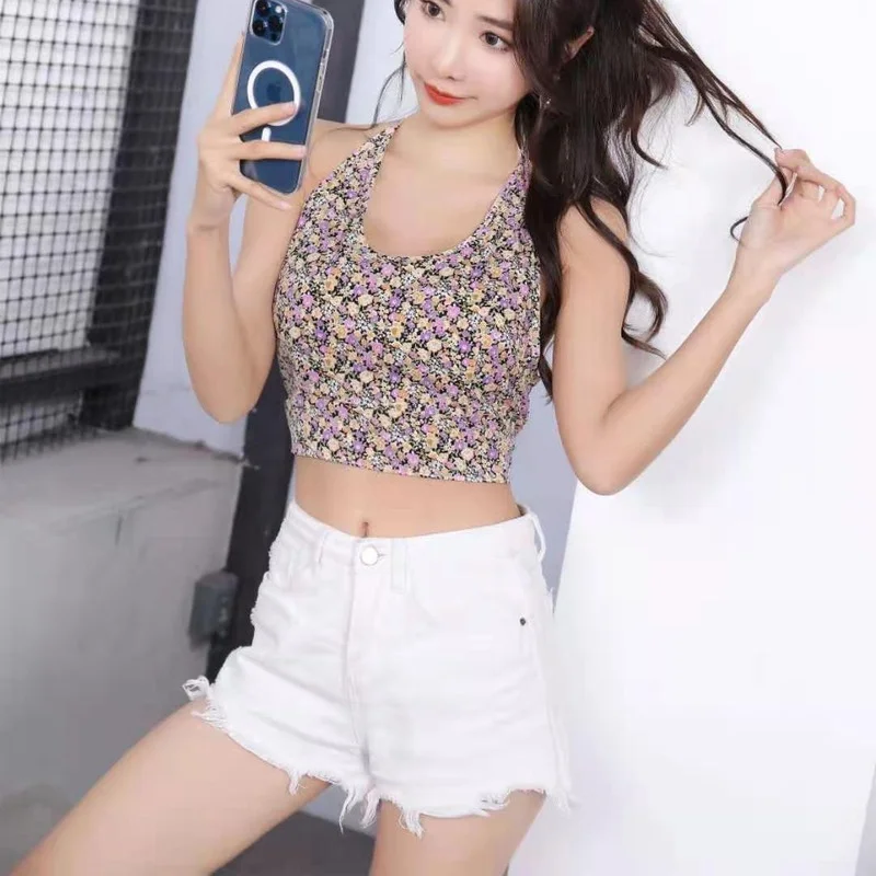 2021 new spring and summer The new camisole ladies Korean version of the sweet flower lace slim short T-shirt sleeveless top
2021 new spring and summer The new camisole ladies Korean version of the sweet flower lace slim short T-shirt sleeveless top