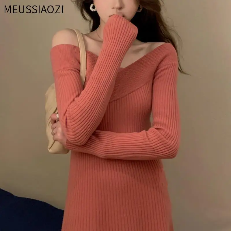 Winter Knitted One-piece Dress Korean Casual Long Sleeve Office Sweater Dress Female 2020 Solid Slim Elegant Knitted Dress Women
Winter Knitted One-piece Dress Korean Casual Long Sleeve Office Sweater Dress Female 2020 Solid Slim Elegant Knitted Dress Women