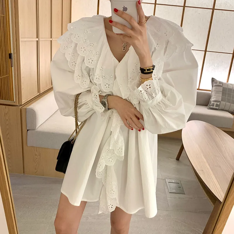 New Korean Elegant Lace Dress Women Fashion V Neck Single Breasted Ruffle Dress Temperament Spring Summer Mini Dress Vestidos
New Korean Elegant Lace Dress Women Fashion V Neck Single Breasted Ruffle Dress Temperament Spring Summer Mini Dress Vestidos