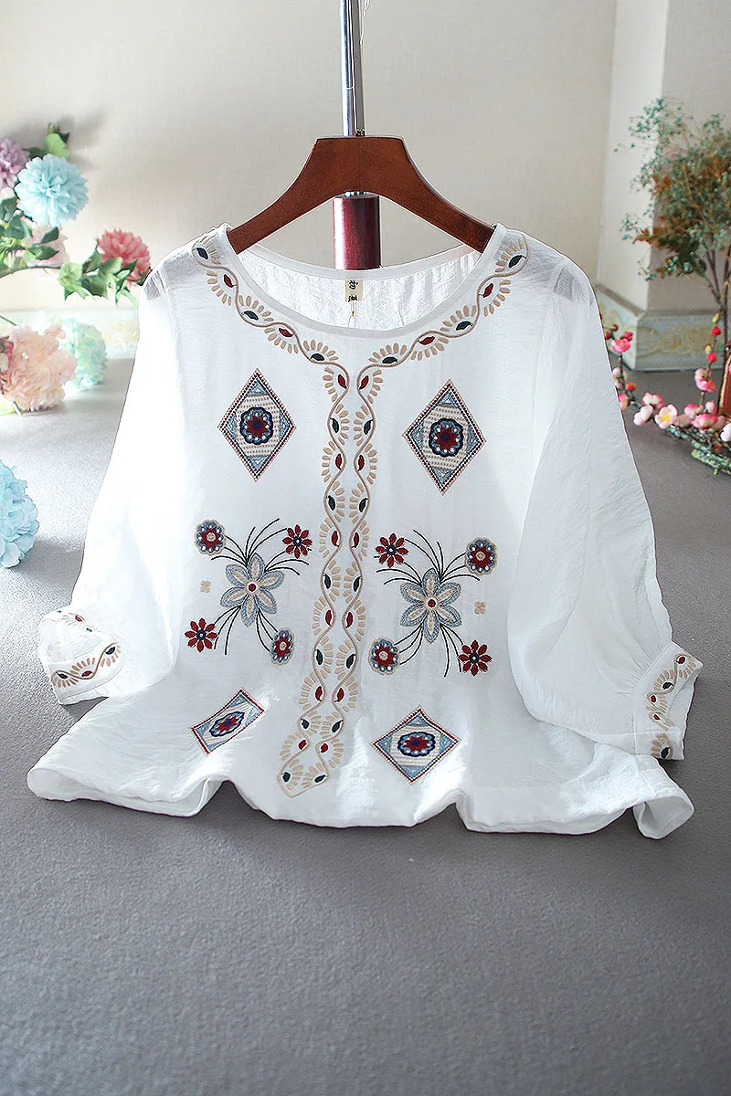 SuperAen Summer Retro National Style Embroidered Cotton and Linen Loose Big Size Vintage Shirt Women's Tops
SuperAen Summer Retro National Style Embroidered Cotton and Linen Loose Big Size Vintage Shirt Women's Tops