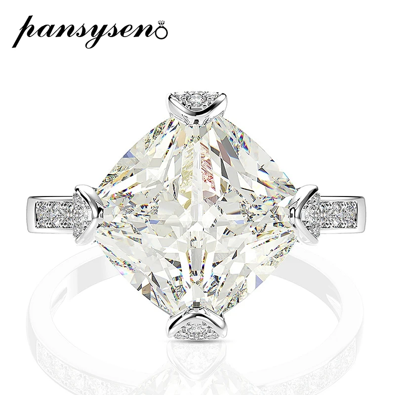 Кольцо обручальное PANSYSEN, с бриллиантами, 11x11 мм 
Кольцо обручальное PANSYSEN, с бриллиантами, 11x11 мм