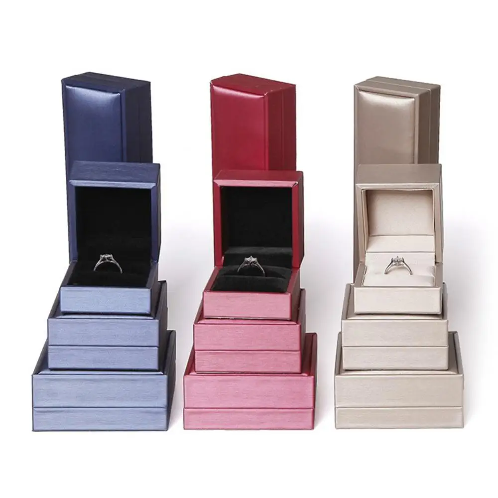 40% Горячая искусственная кожа кольцо Подарочная коробка ювелирных изделий ожерелье браслет держатель дисплей чехол для хранения
40% Горячая искусственная кожа кольцо Подарочная коробка ювелирных изделий ожерелье браслет держатель дисплей чехол для хранения