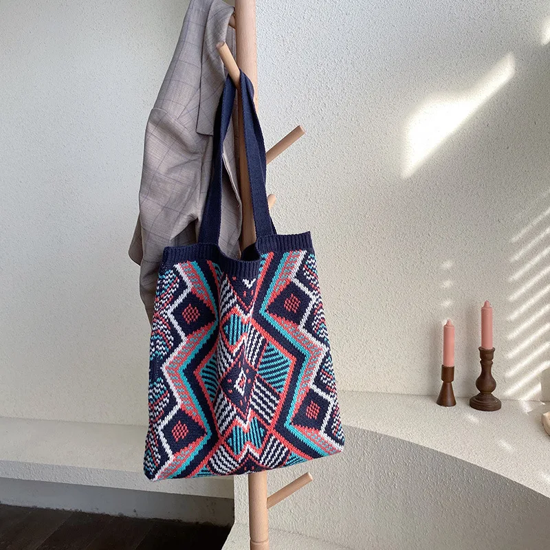 New Year's Christmas shoulder bag blue off-white geometric pattern Harajuku style fashion wool contrast color tote shoulder bag
New Year's Christmas shoulder bag blue off-white geometric pattern Harajuku style fashion wool contrast color tote shoulder bag