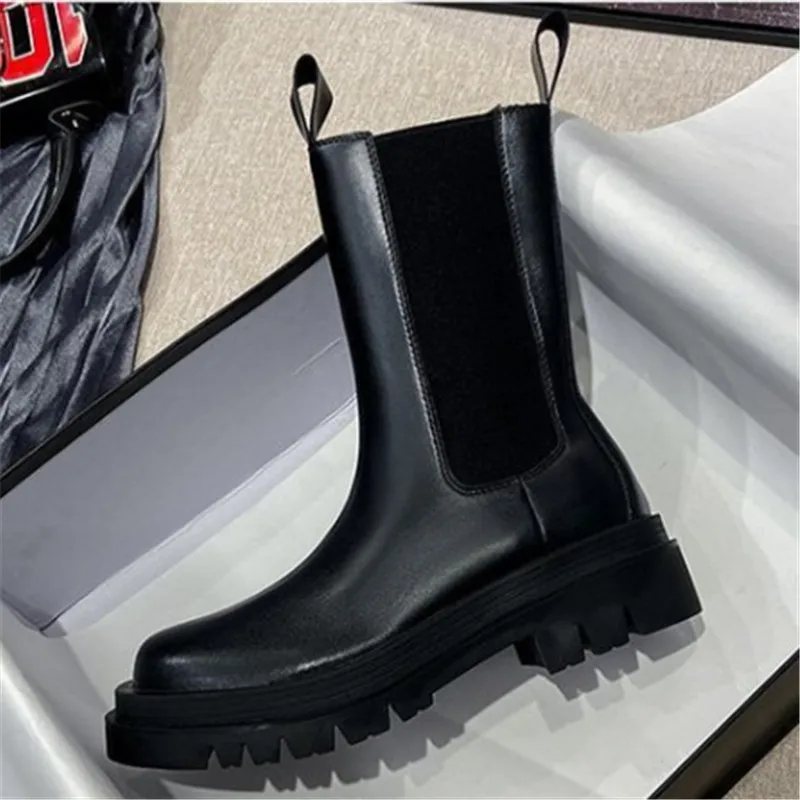 2020 new platform boots Martin mid-tube PU surface mid-tube fashion comfortable square heel women's boots
2020 new platform boots Martin mid-tube PU surface mid-tube fashion comfortable square heel women's boots