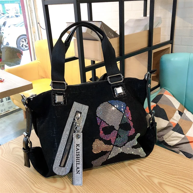 Rhinestone bag female bag 2021 new trendy messenger bag female wild large-capacity shoulder bag diamond fashion handbag
Rhinestone bag female bag 2021 new trendy messenger bag female wild large-capacity shoulder bag diamond fashion handbag