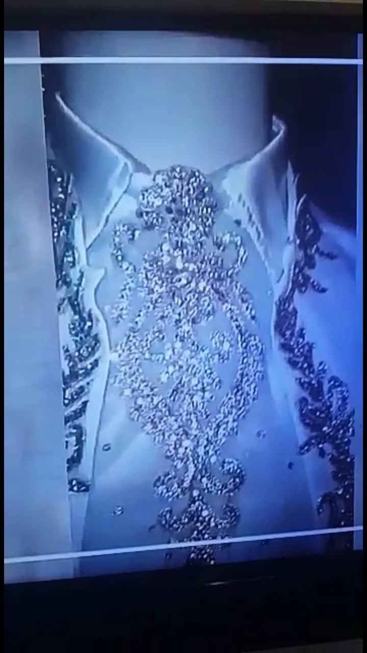 2020 Embroidery Groom Tuxedos Men's Suits White Groomsman One Button Formal Wedding Suit (Jacket+Pants+Vest) Three Pieces Suit
2020 Embroidery Groom Tuxedos Men's Suits White Groomsman One Button Formal Wedding Suit (Jacket+Pants+Vest) Three Pieces Suit