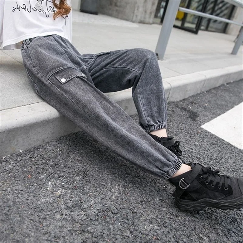 Autumn 2021 Teenage Buttons Jeans Pants Cotton Solid Color Denim Trousers Korean Children Elastic Waist Loose Pant 4- 14 Years
Autumn 2021 Teenage Buttons Jeans Pants Cotton Solid Color Denim Trousers Korean Children Elastic Waist Loose Pant 4- 14 Years
