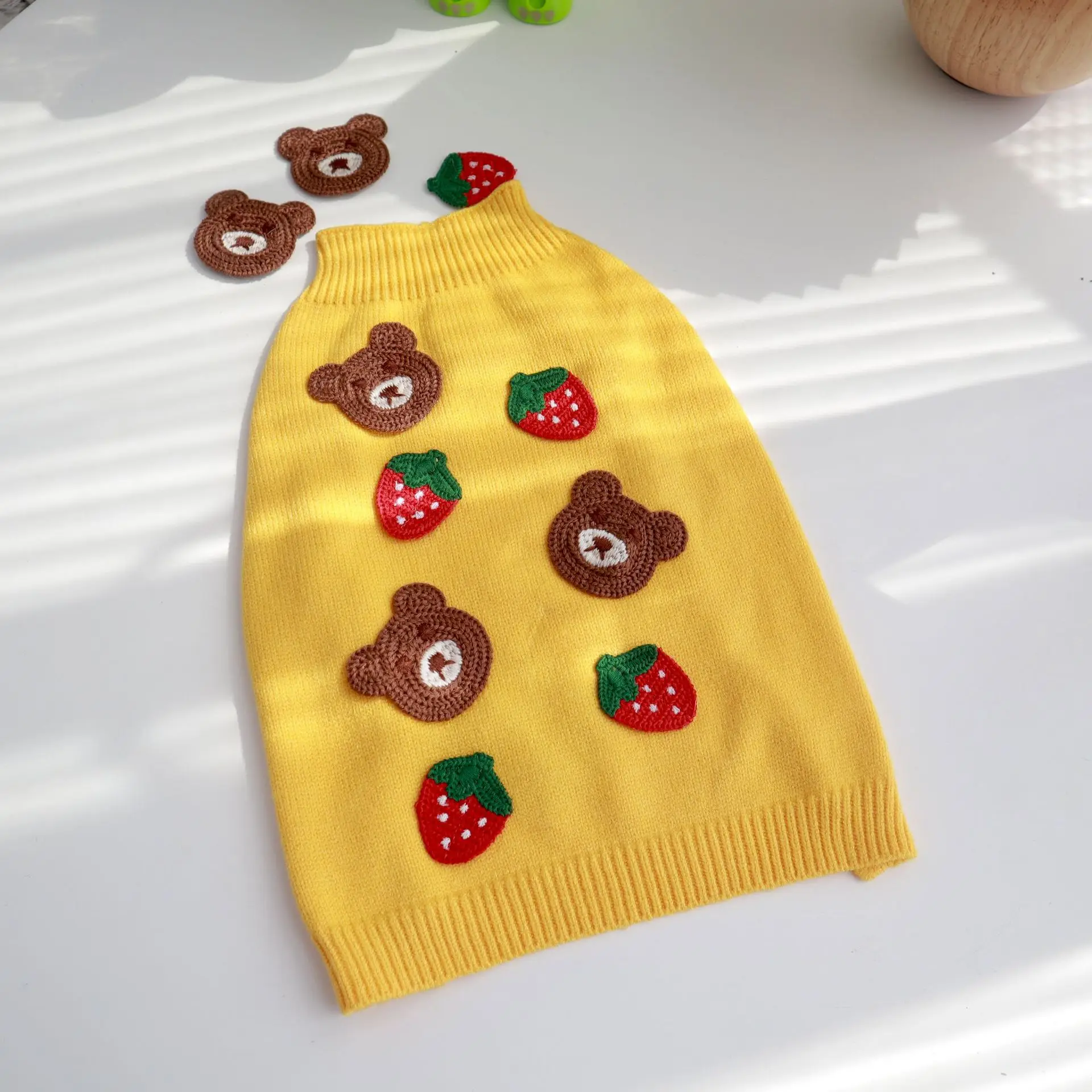 21 autumn and winter new pet dog sweater cat clothes bear wool vest method Fight Kirk Narre Tie Die
21 autumn and winter new pet dog sweater cat clothes bear wool vest method Fight Kirk Narre Tie Die