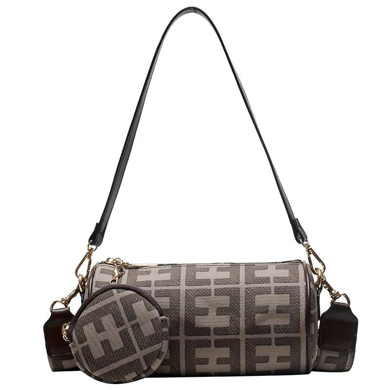 2020 new FF medium old bag method stick bag European and American fashion leisure retro antique cylinder bag Boston pillow bag
2020 new FF medium old bag method stick bag European and American fashion leisure retro antique cylinder bag Boston pillow bag