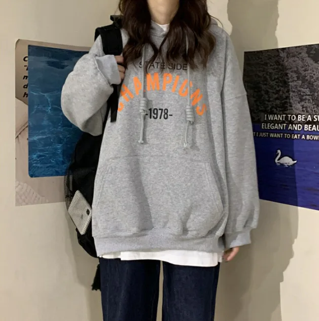 Autumn 2020 New Korean Casual Loose Letter Printed Hooded Student Sweater Fake Two Piece Set for Women Oversized Sweatshirt 
Autumn 2020 New Korean Casual Loose Letter Printed Hooded Student Sweater Fake Two Piece Set for Women Oversized Sweatshirt