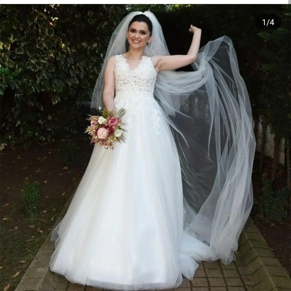 2020 Wedding Dress Sleeveless Lace Appliques High Quality Floor Length Women A-Line White Bridal Gowns Custom Made Graceful
2020 Wedding Dress Sleeveless Lace Appliques High Quality Floor Length Women A-Line White Bridal Gowns Custom Made Graceful