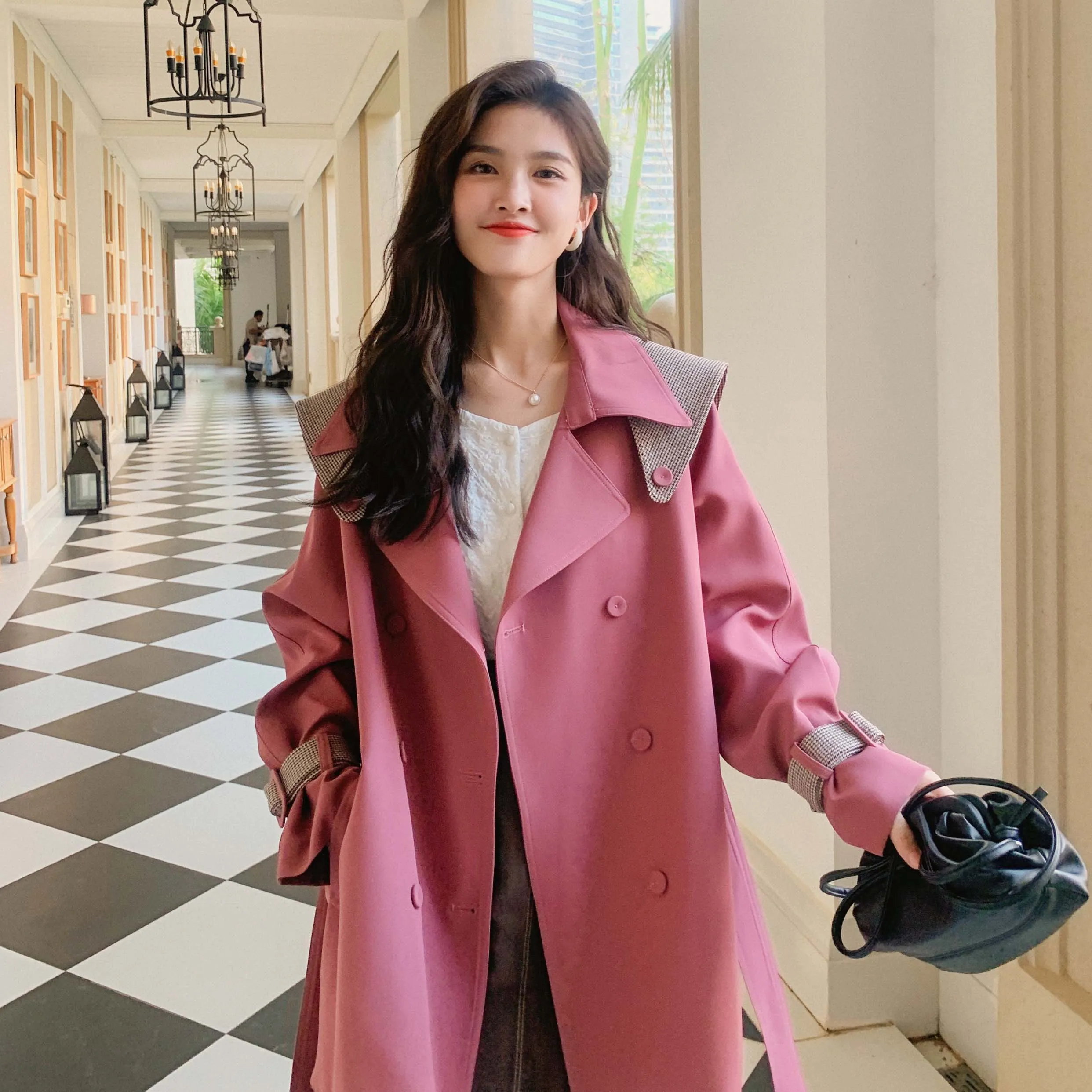 Windbreaker women's mid-length British style 2021 spring and autumn new Korean style small temperament popular jacket this year
Windbreaker women's mid-length British style 2021 spring and autumn new Korean style small temperament popular jacket this year