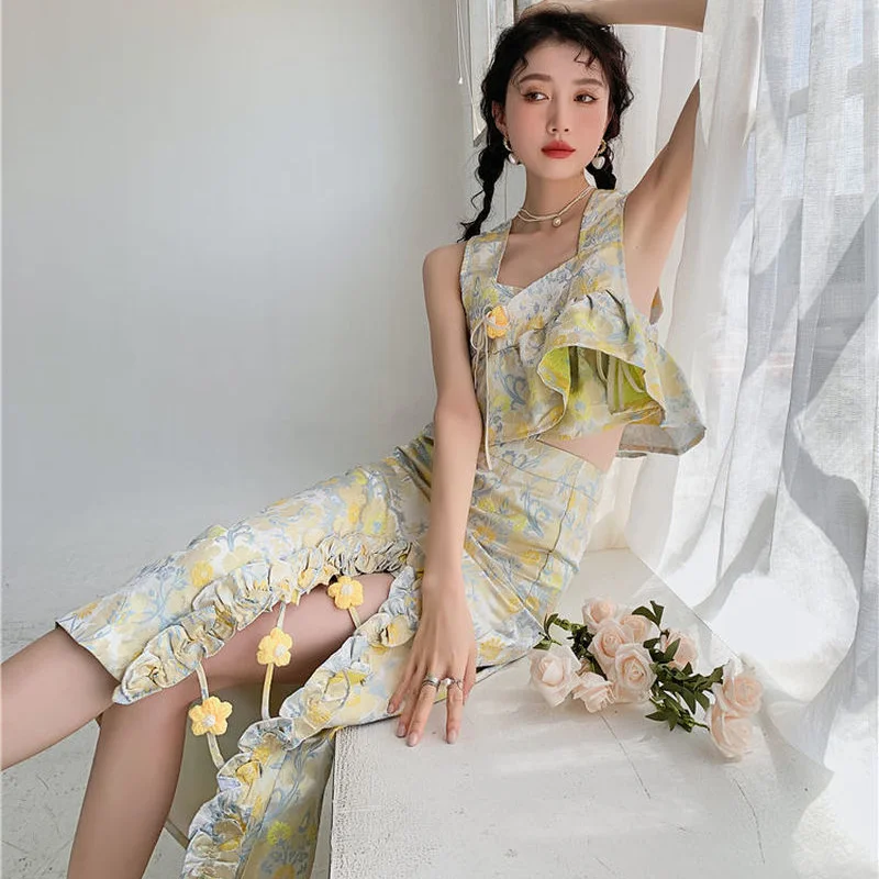 Women Print Sweet Halter Top Vintage Midi Split Skirt Beach Boho Party Korea Floral Elegant Two Piece Set Clothing Summer 2021
Women Print Sweet Halter Top Vintage Midi Split Skirt Beach Boho Party Korea Floral Elegant Two Piece Set Clothing Summer 2021