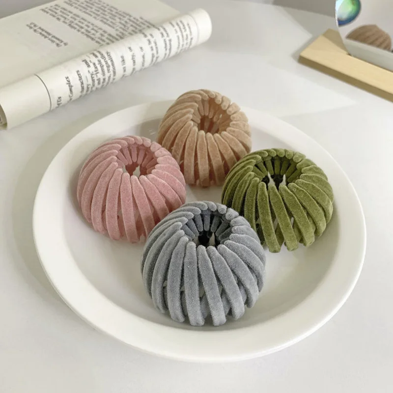 Fashion Women's Bird Nest Expanding Crystal Tail Hair Bun Holder Clips Claw Pins Hairdresser Fashion Retro Solid Color Hairstyle
Fashion Women's Bird Nest Expanding Crystal Tail Hair Bun Holder Clips Claw Pins Hairdresser Fashion Retro Solid Color Hairstyle