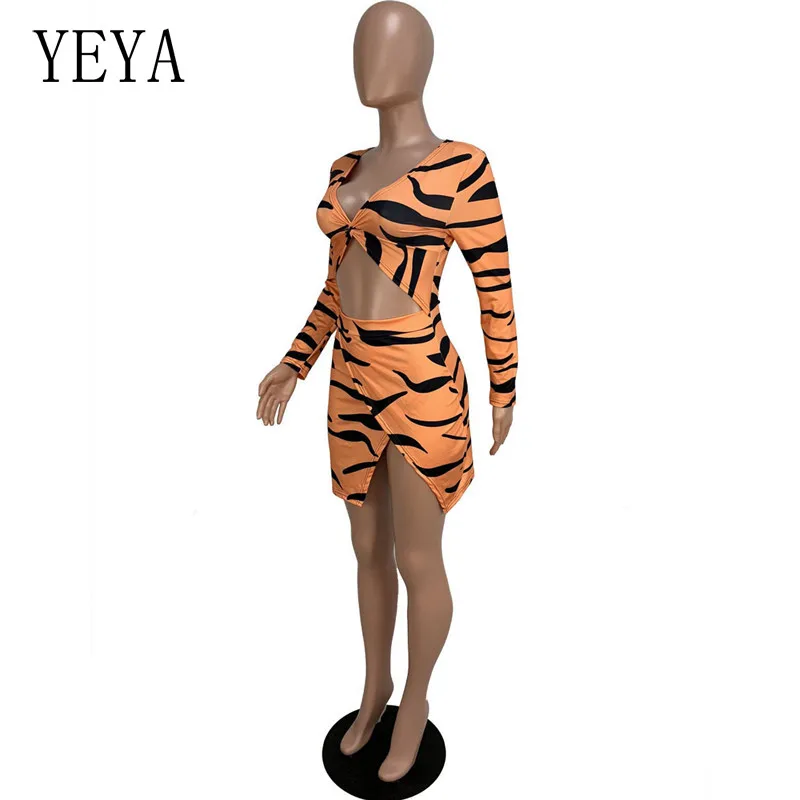 YEYA Sexy Hollow Out Mini Dresses Long Sleeve Slim Print Deep V Neck Front Split Package Hip Party Club Streetwear Bodycon
YEYA Sexy Hollow Out Mini Dresses Long Sleeve Slim Print Deep V Neck Front Split Package Hip Party Club Streetwear Bodycon