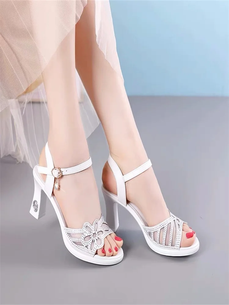 Summer women sandals slippers Block Heel Platform Sandals Women Wedding Shoes Elegant Leather High Heels Sandals Ladies Office
Summer women sandals slippers Block Heel Platform Sandals Women Wedding Shoes Elegant Leather High Heels Sandals Ladies Office