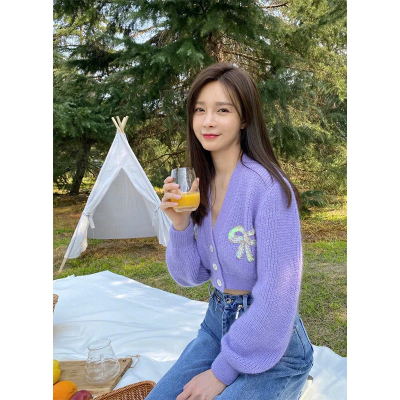 Star Shen Mengchen microblogging the same purple V-neck short sweater cardigan exposed navel sweater women's new
Star Shen Mengchen microblogging the same purple V-neck short sweater cardigan exposed navel sweater women's new