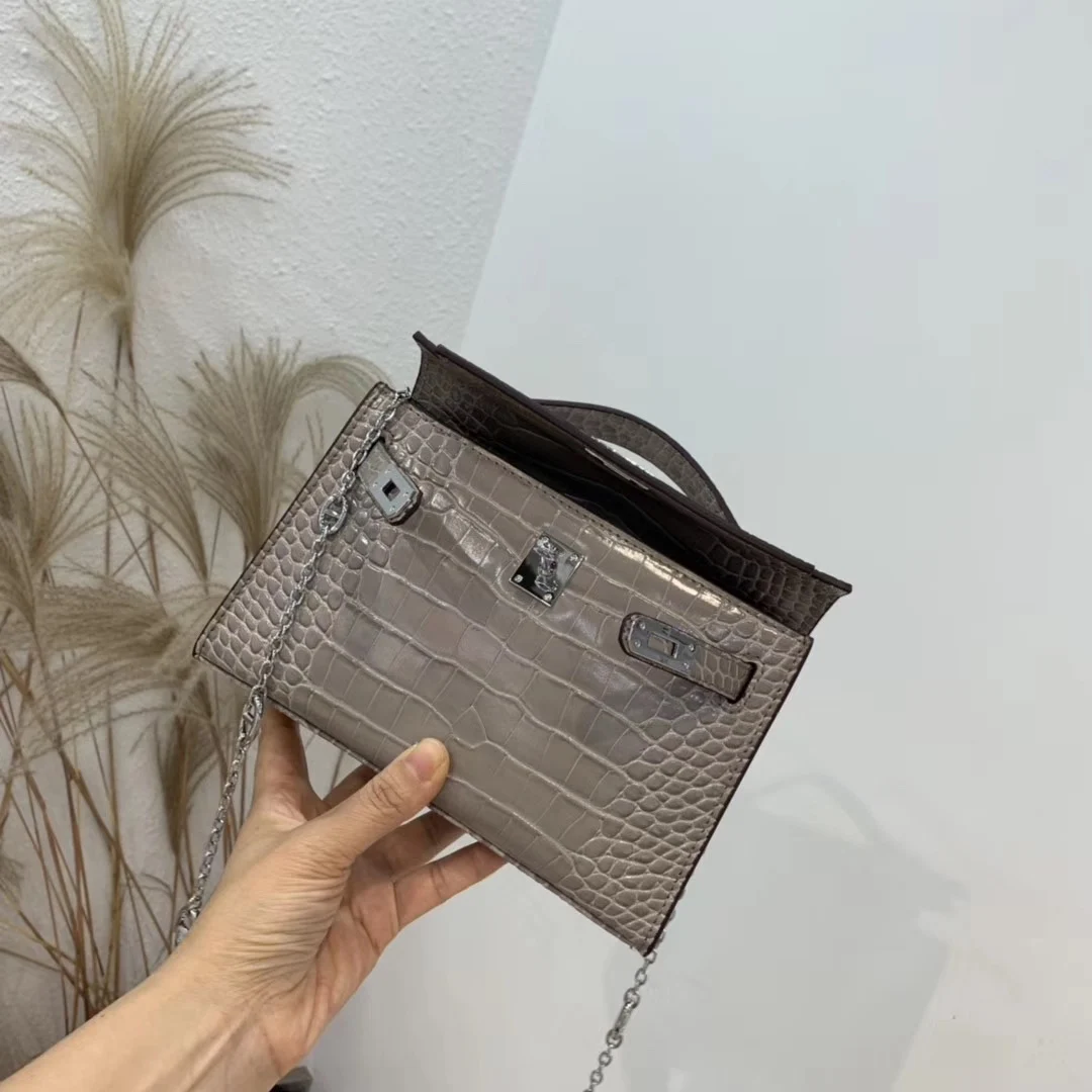 free shipping 2020 new style fashion alligator genuine cow leather women handbag one shoulder bag crossbody bag 12 color 22cm
free shipping 2020 new style fashion alligator genuine cow leather women handbag one shoulder bag crossbody bag 12 color 22cm