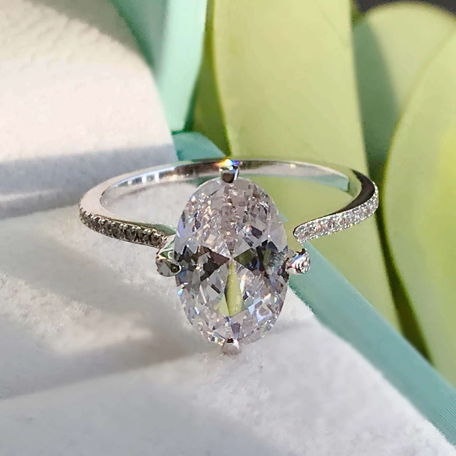 New trend fashion U-shaped zircon S925 sterling silver ring with elegant personality, high-quality exquisite gift for women
New trend fashion U-shaped zircon S925 sterling silver ring with elegant personality, high-quality exquisite gift for women