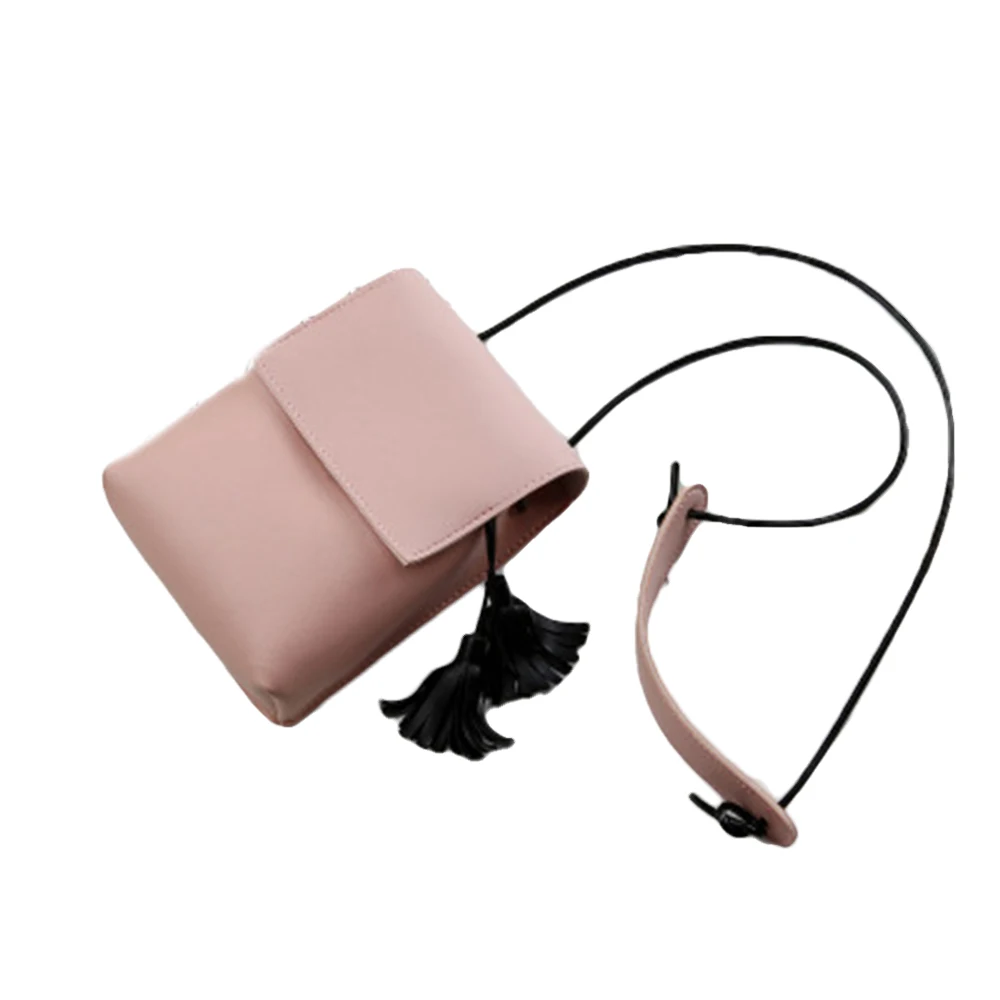 Women Tassel Pendant Solid Color Retro Style Crossbody Bags PU Leather Mini Shoulder Bags Ladies Small Square Portable Bag
Women Tassel Pendant Solid Color Retro Style Crossbody Bags PU Leather Mini Shoulder Bags Ladies Small Square Portable Bag