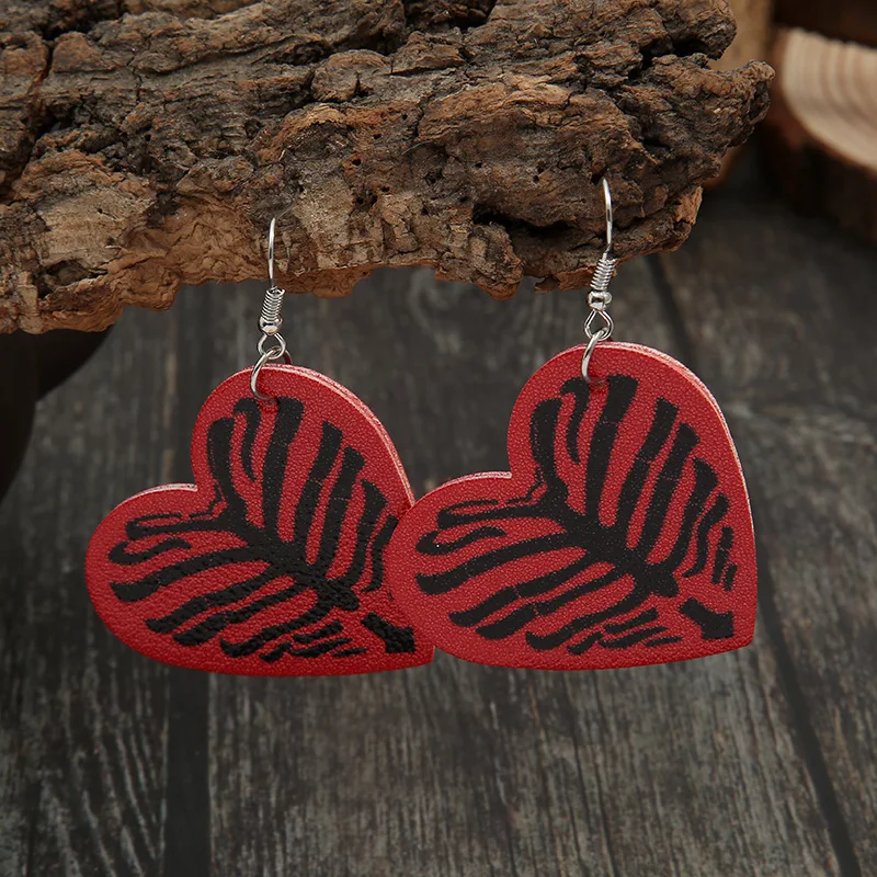 Halloween Love Skull Leather Earrings Ladies Halloween Costume Cosplay Scary Skull Heart Pendant Earrings Party Red Color New
Halloween Love Skull Leather Earrings Ladies Halloween Costume Cosplay Scary Skull Heart Pendant Earrings Party Red Color New