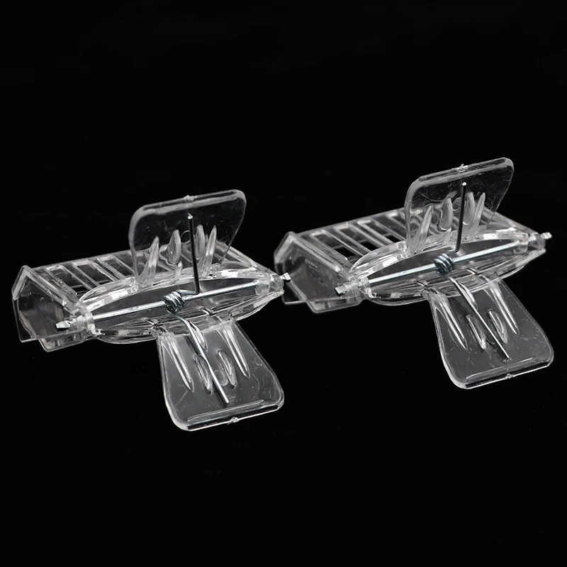 20PCS Beekeeping Tools Plastic Queen Cage Clip Bee Cage Bee Queen Catcher Colorless Beekeeper Equipment Beekeeping Tool Bee Clip
20PCS Beekeeping Tools Plastic Queen Cage Clip Bee Cage Bee Queen Catcher Colorless Beekeeper Equipment Beekeeping Tool Bee Clip