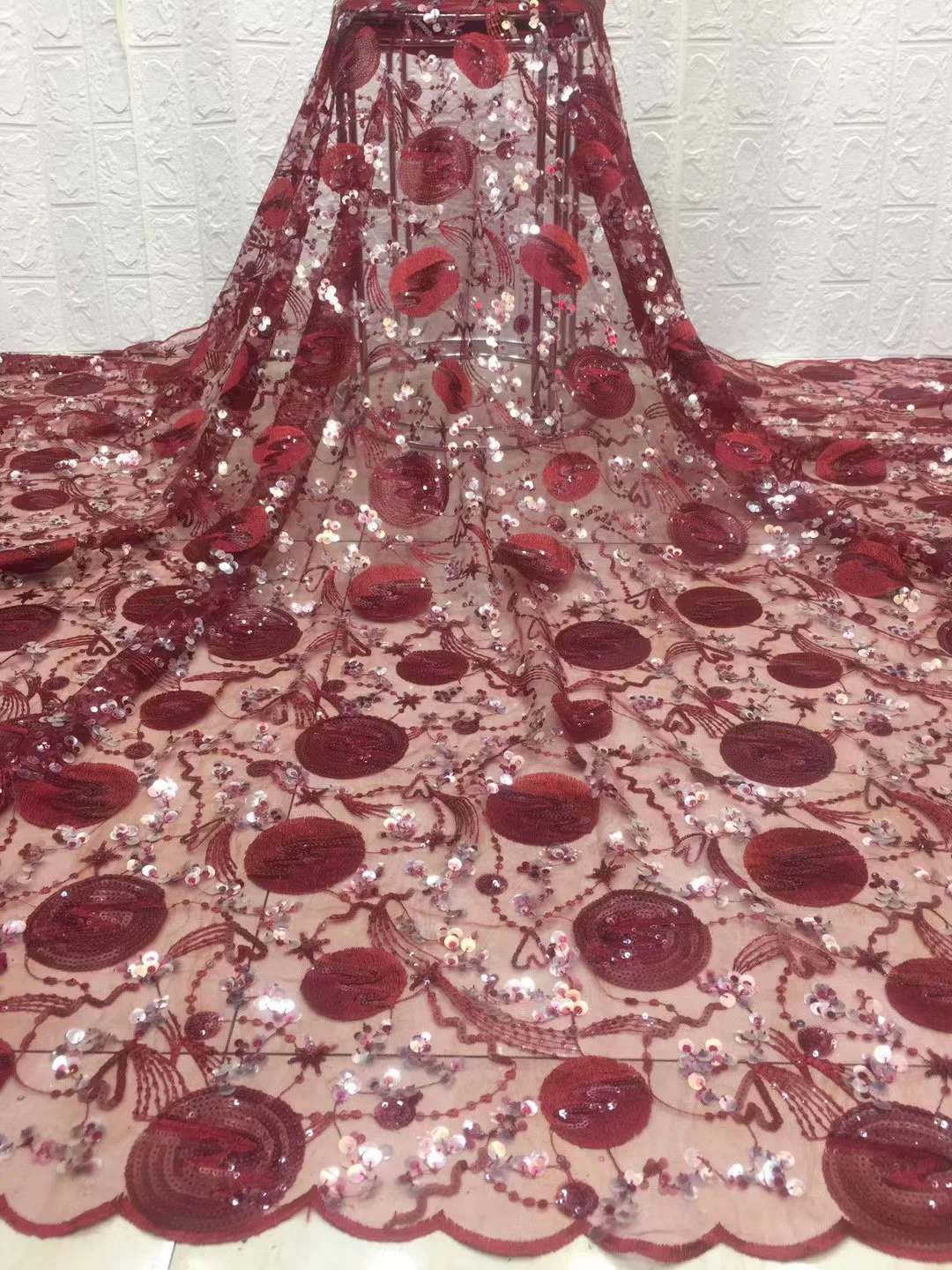 2021 африканская сетчатая кружевная ткань, высококачественные блестки, Нигерия, свадебная кружевная ткань, 5 ярдов, французская Тюлевая кружевная ткань D41381
2021 африканская сетчатая кружевная ткань, высококачественные блестки, Нигерия, свадебная кружевная ткань, 5 ярдов, французская Тюлевая кружевная ткань D41381