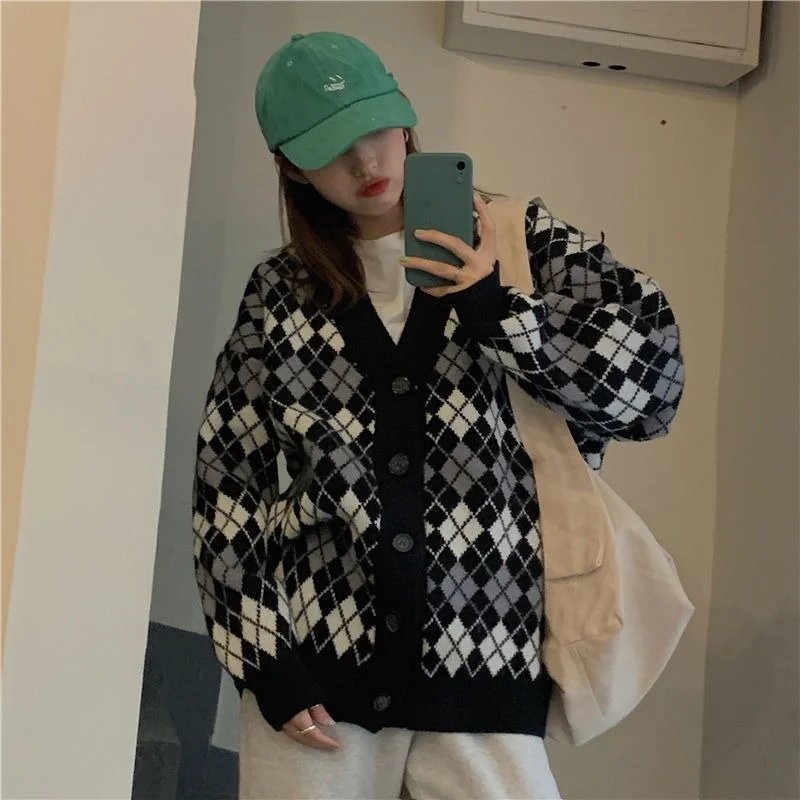 Casual Cardigans Long Sleeve Knitted Argyle Sweater Women Korean Pink Vest Sweaters Female Jumpers Buttons Loose Cardigan Jacket
Casual Cardigans Long Sleeve Knitted Argyle Sweater Women Korean Pink Vest Sweaters Female Jumpers Buttons Loose Cardigan Jacket