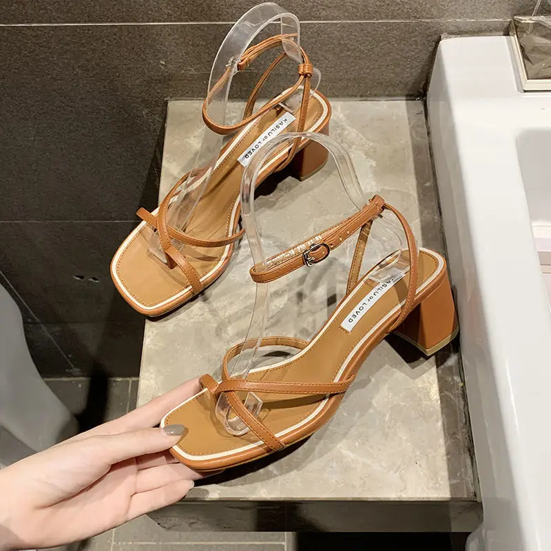2021 Fashion Cross Tie Leather Sandals Women Ankle Strap Summer Shoes Orange Square Toe Gladiator Femme Block Shoes High Heels
2021 Fashion Cross Tie Leather Sandals Women Ankle Strap Summer Shoes Orange Square Toe Gladiator Femme Block Shoes High Heels