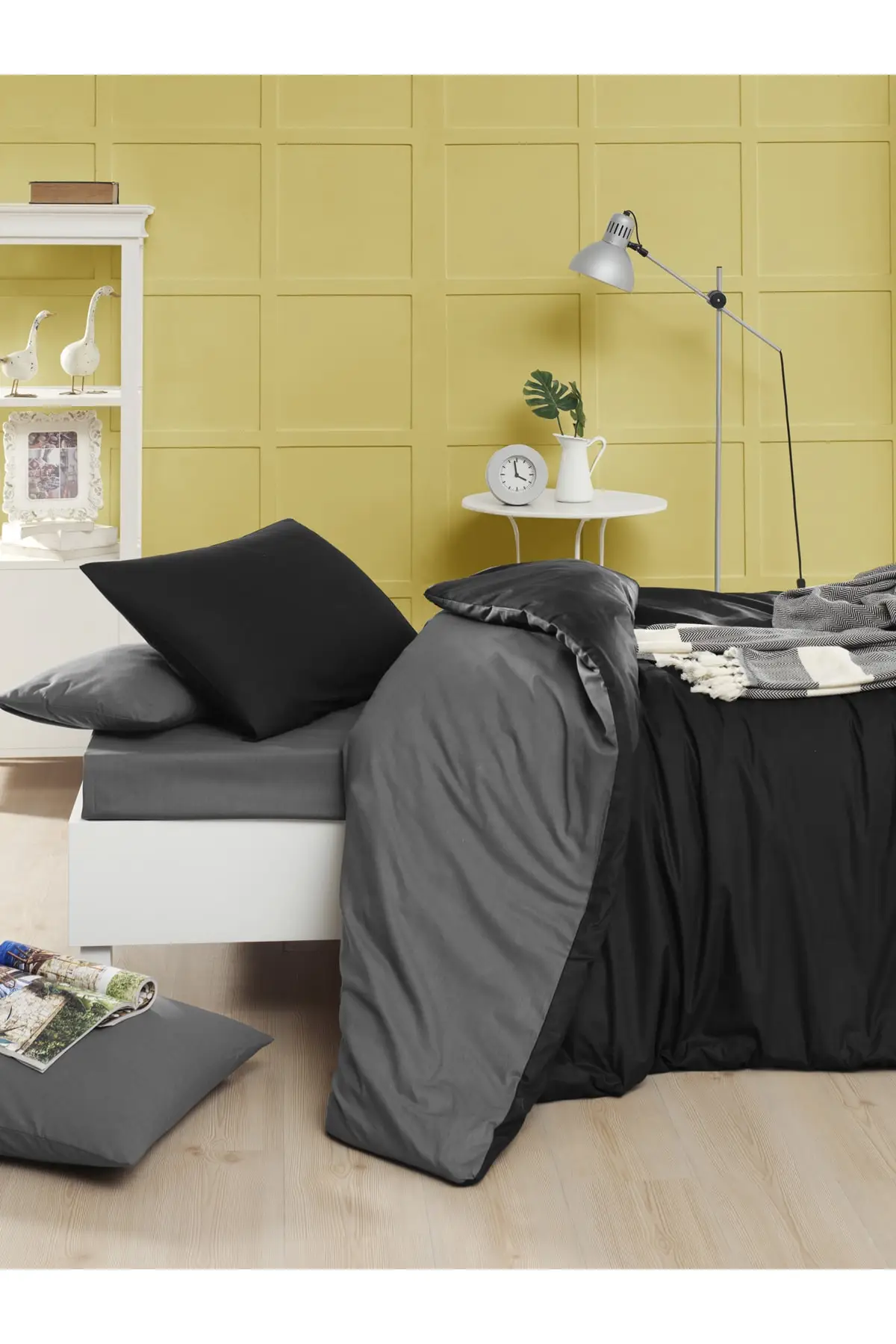 Natural Cotton Double-Sided Duvet Cover Set Single Black + Smoked Comfortable Quality Sleep
Natural Cotton Double-Sided Duvet Cover Set Single Black + Smoked Comfortable Quality Sleep