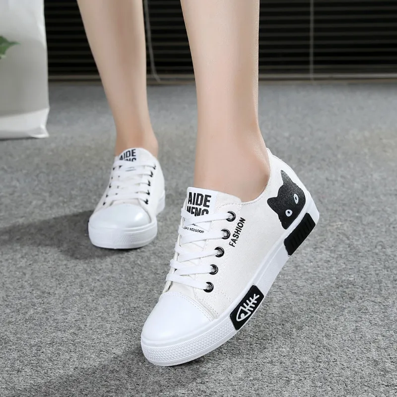 2022 Woman Vulcanized Women Flats Canvas Female Cartoon Cat Women's Platform Sneakers Ladies Board Shoes Round Toe Plus Size 41
2022 Woman Vulcanized Women Flats Canvas Female Cartoon Cat Women's Platform Sneakers Ladies Board Shoes Round Toe Plus Size 41