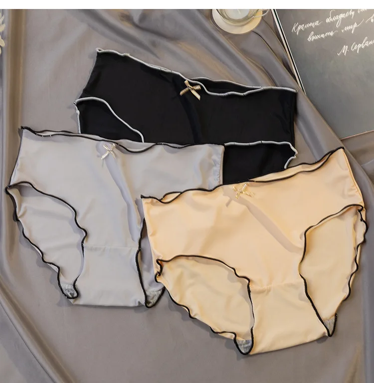 Women Shorts Safety Pants Seamless Ice Silk Underwear Mid-Waist Panties Seamless Comfort Panty Slim Underpant
Women Shorts Safety Pants Seamless Ice Silk Underwear Mid-Waist Panties Seamless Comfort Panty Slim Underpant