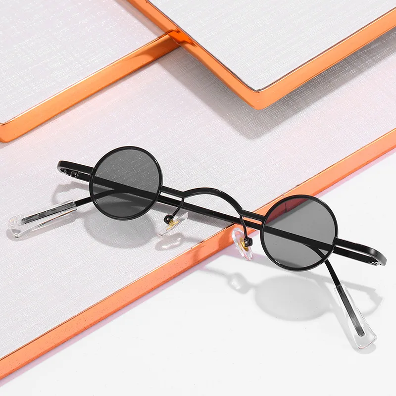 Free shipping Steampunk Sunglasses street fashion round narrow Prince's glasses 3436
Free shipping Steampunk Sunglasses street fashion round narrow Prince's glasses 3436