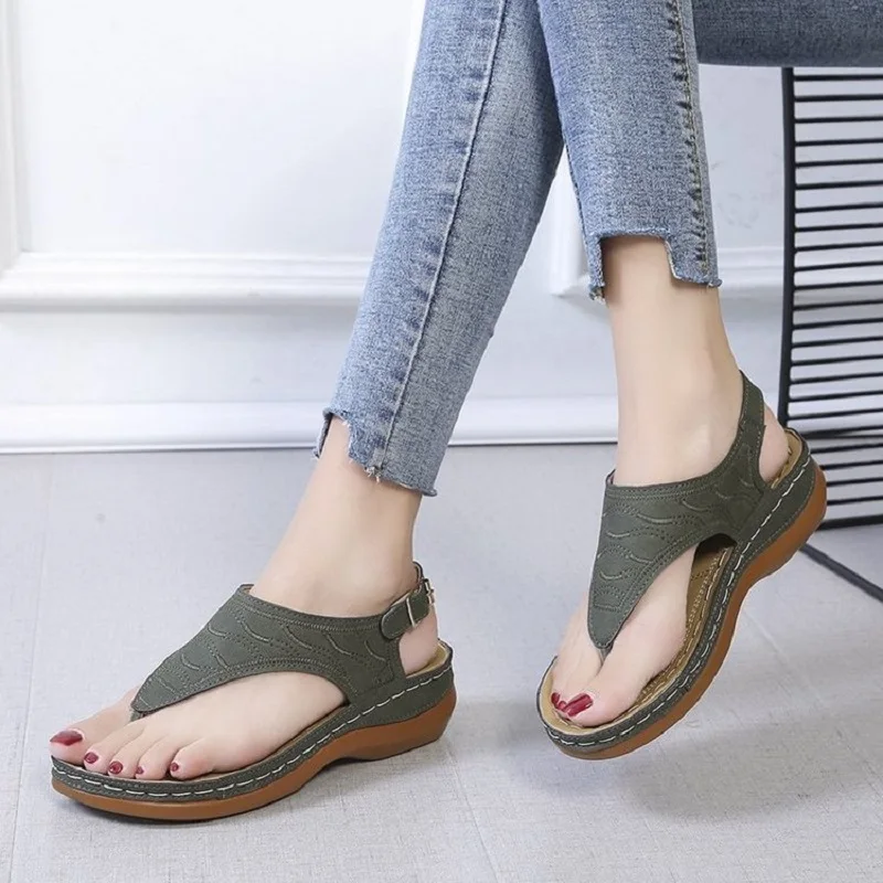2021 Top Seller Women Sandals Solid Large Size Rome Solid Sandals Women's Anti-slip Hot Selling Wedges Summer Shoes New Fashion 
2021 Top Seller Women Sandals Solid Large Size Rome Solid Sandals Women's Anti-slip Hot Selling Wedges Summer Shoes New Fashion