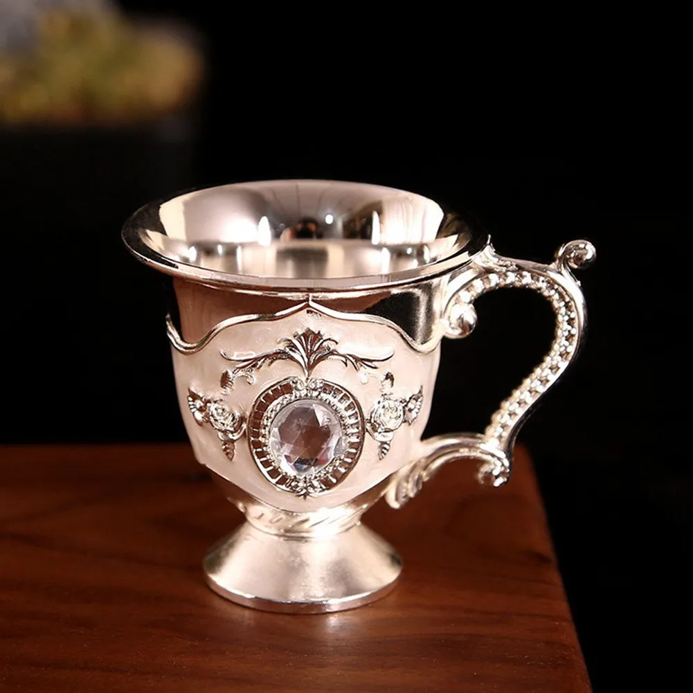 Retro Liquor Glass Handle Cup Metal Craft Gift Home Decoration Tea Cup For Kithcen Dining Room Tableware Bar Home Decor
Retro Liquor Glass Handle Cup Metal Craft Gift Home Decoration Tea Cup For Kithcen Dining Room Tableware Bar Home Decor