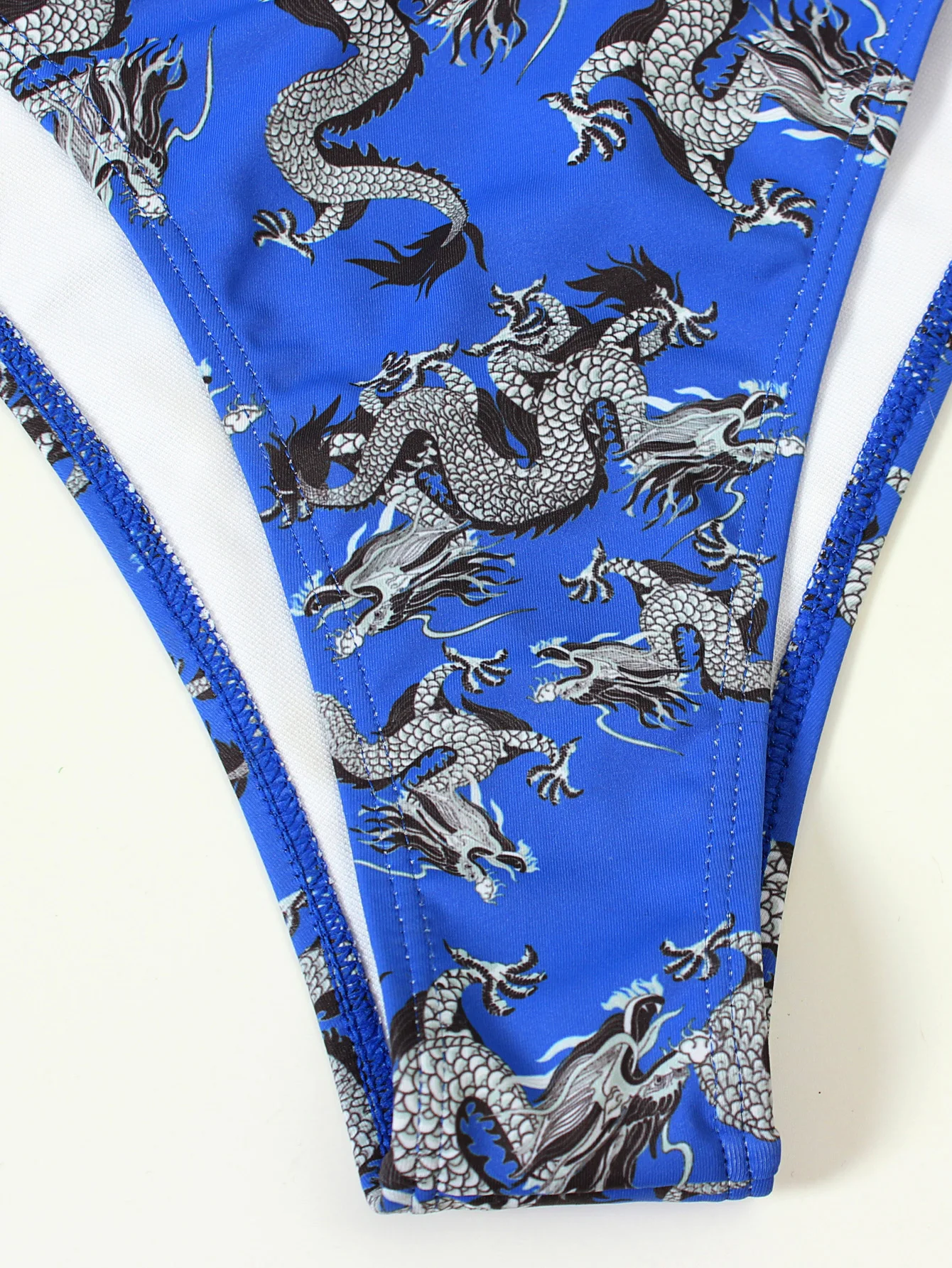 2021 New Sexy Dragon Printed Bikini Chinese Style Female Swimsuit Women Swimwear Bikini Set 2 Piece Set Women Swimsuit Biquini
2021 New Sexy Dragon Printed Bikini Chinese Style Female Swimsuit Women Swimwear Bikini Set 2 Piece Set Women Swimsuit Biquini